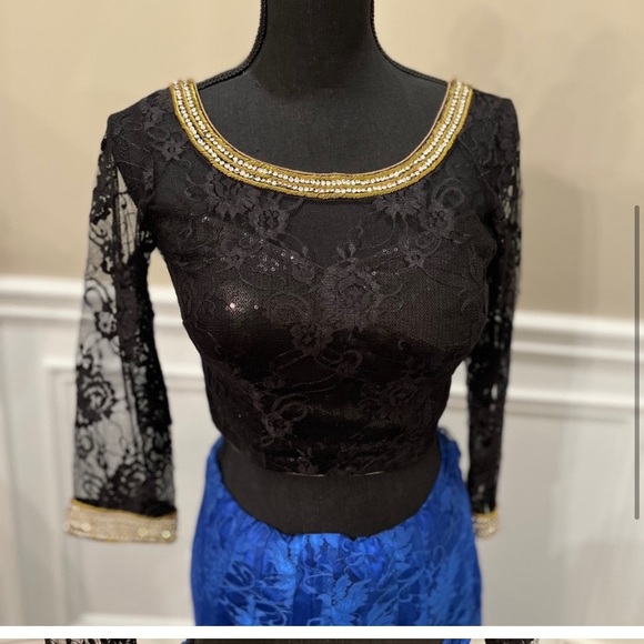 Blue and Black Lace Sari! - Picture 4 of 7